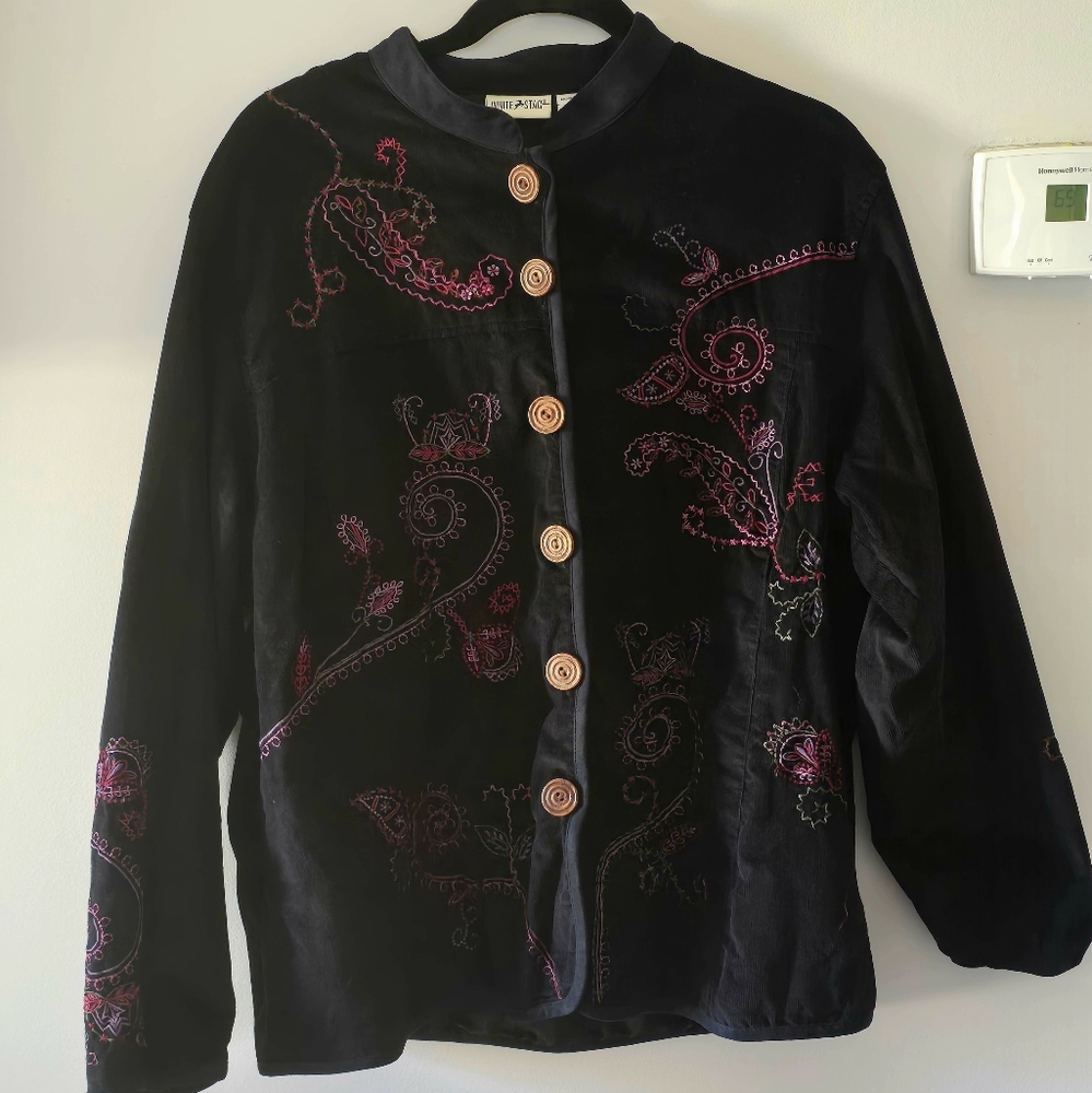 Vintage! White Stag corduroy button Black Jacket With Pink Embroidery. Size XL
